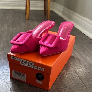 Vibrant Fuchsia Mules with Buckle Detail